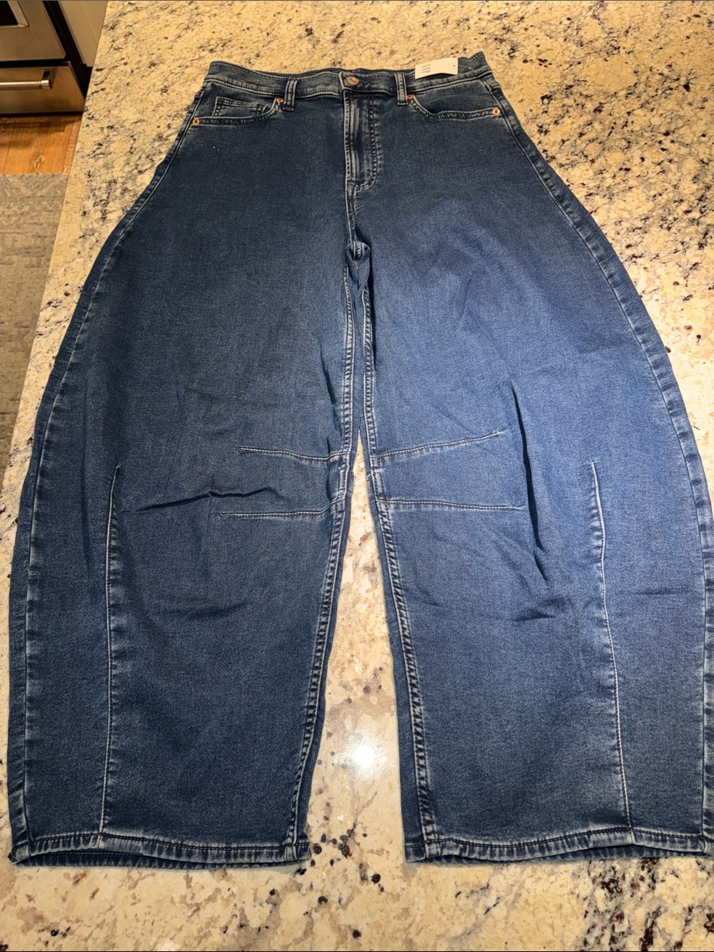 Gap Dark Wash Barrel Leg Denim Jeans - Picture 2 of 13